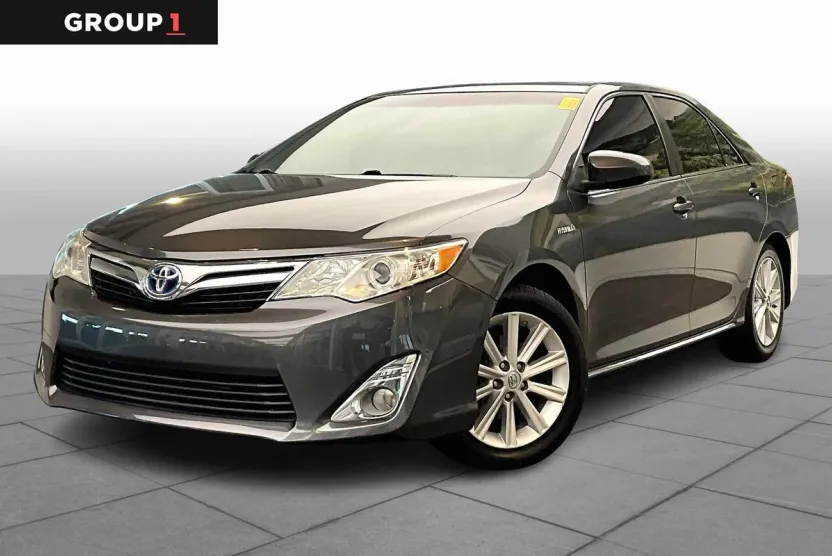 2014 Toyota Camry Hybrid XLE photo 1