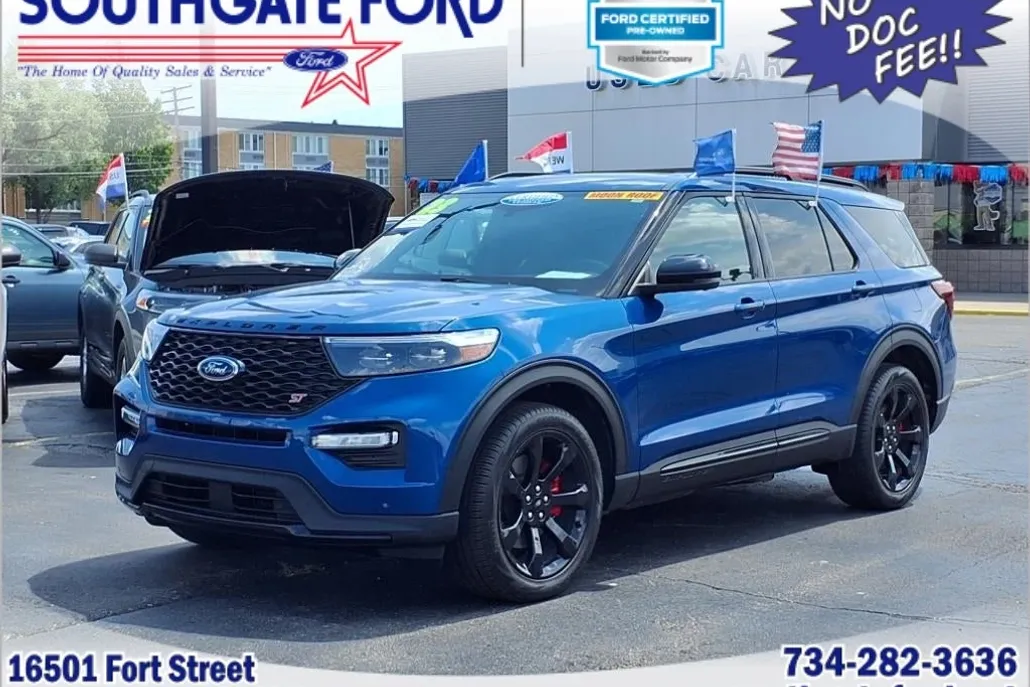 2023 Ford Explorer ST photo 1