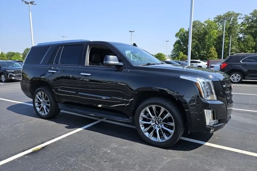 2020 Cadillac Escalade Luxury photo 1