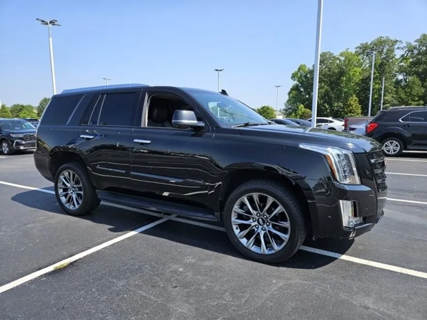 2020 Cadillac Escalade Luxury photo 1