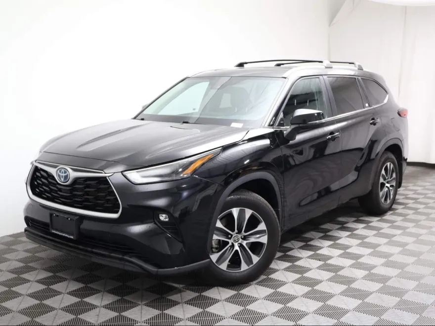 2023 Toyota Highlander Hybrid XLE photo 1