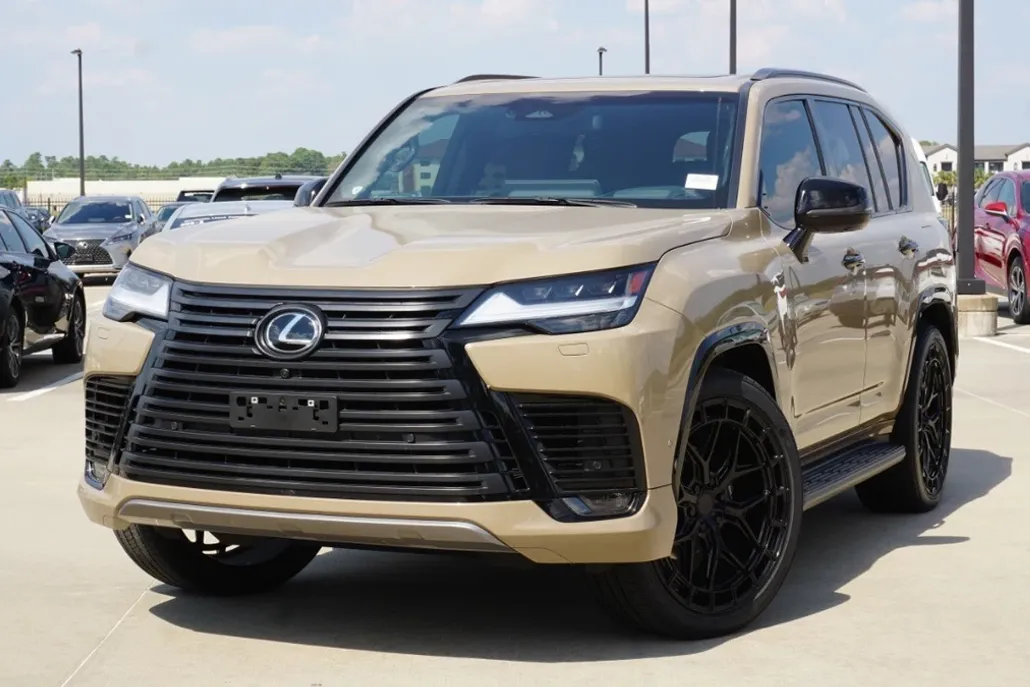 2025 Lexus LX photo 1