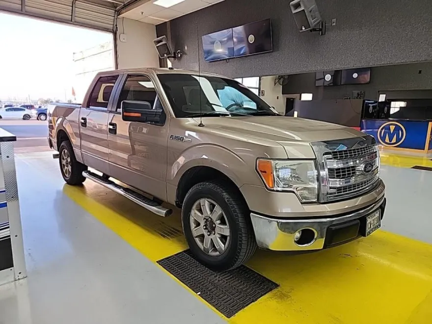 2013 Ford F-150 XLT photo 1