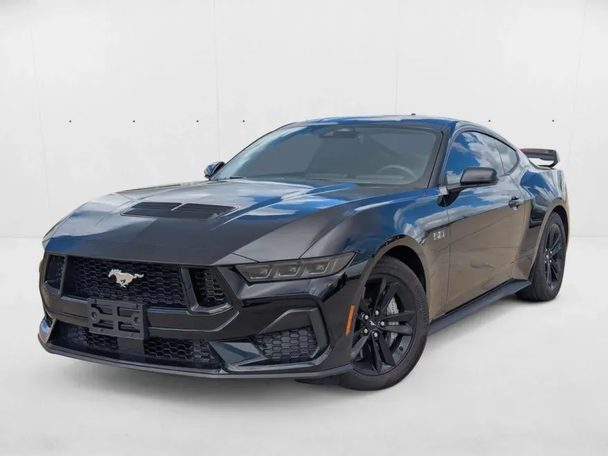 2025 Ford Mustang GT photo 1