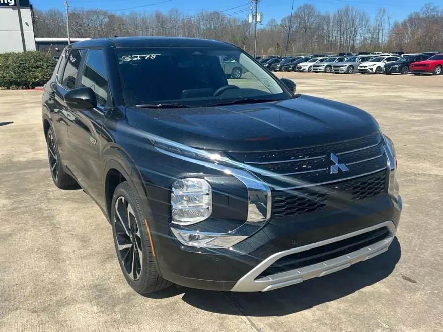 2025 Mitsubishi Outlander PHEV SE photo 1