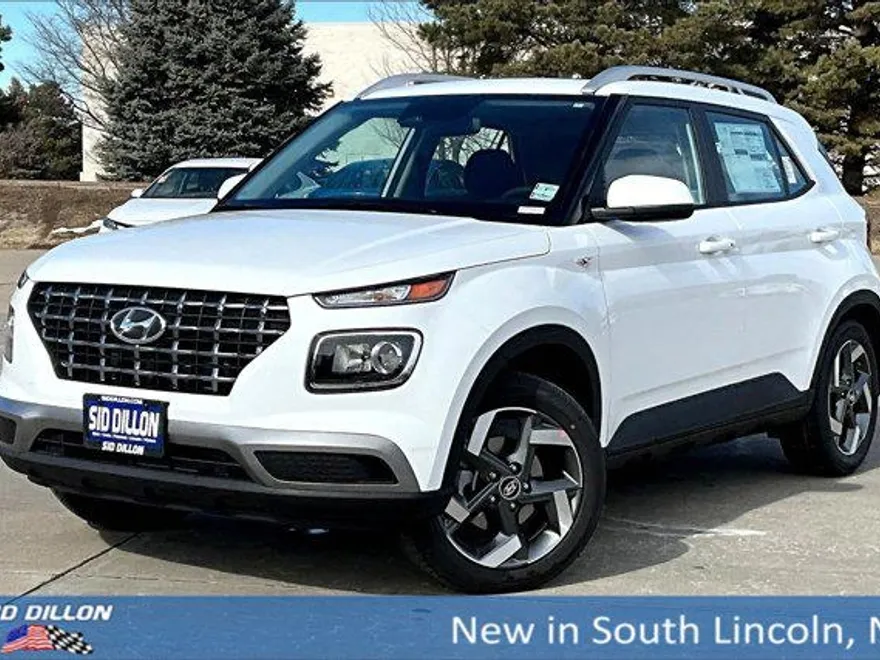 2025 Hyundai Venue SEL photo 1