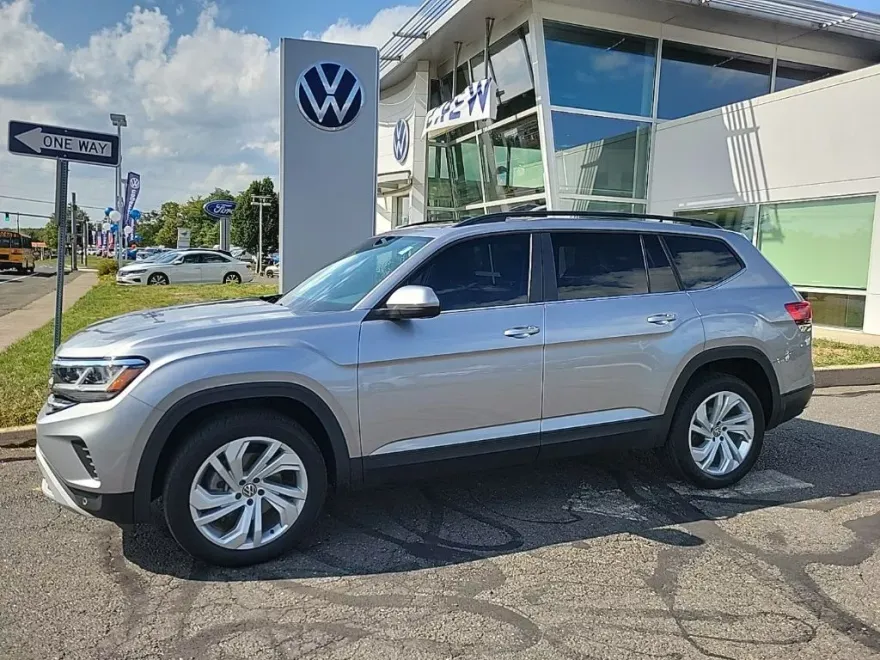2022 Volkswagen Atlas SE Technology photo 1