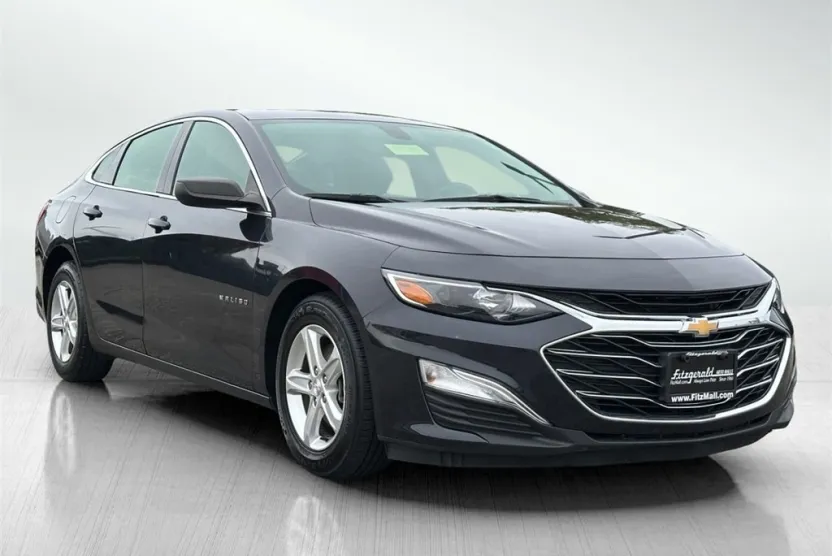 2022 Chevrolet Malibu LS photo 1