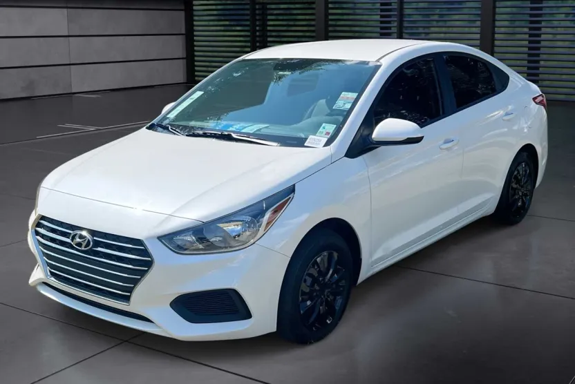 2021 Hyundai Accent SE photo 1