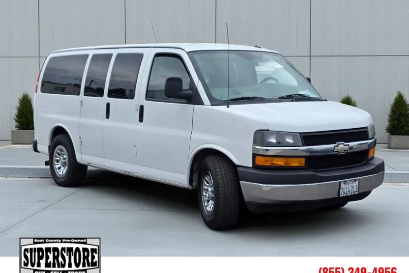 2014 Chevrolet Express 1500 LT Passenger Van photo 1