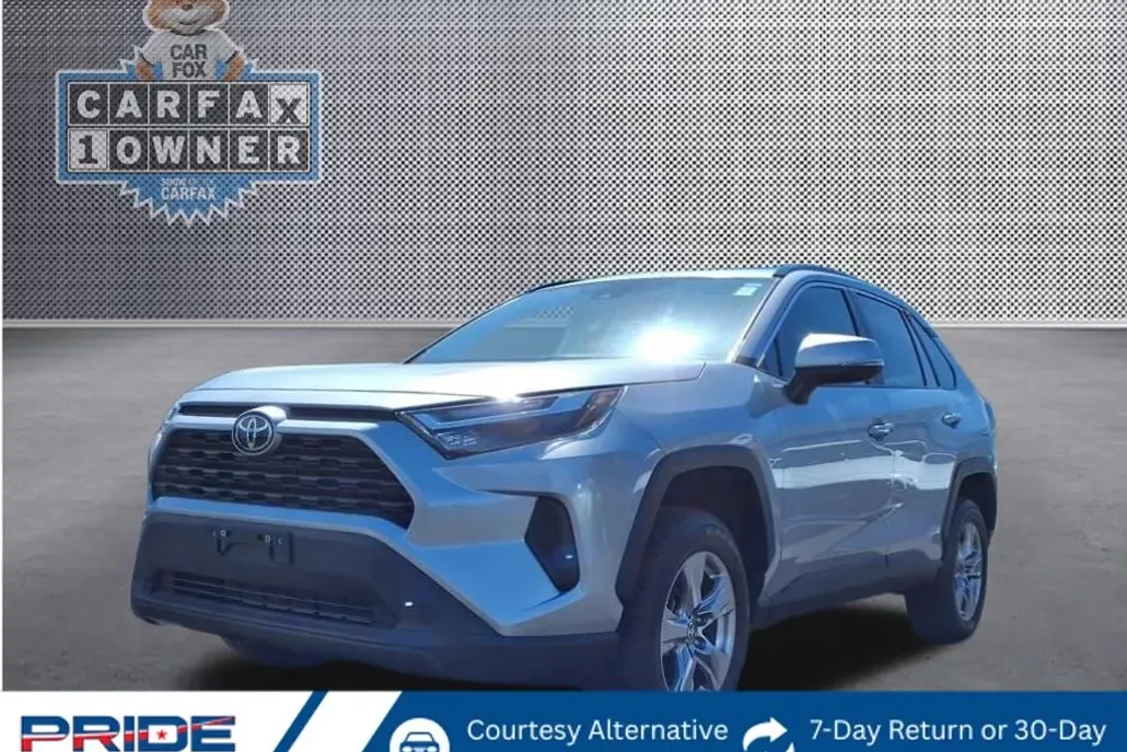 2022 Toyota RAV4 XLE photo 1