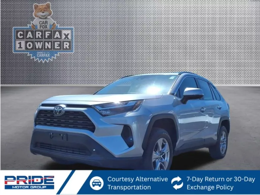 2022 Toyota RAV4 XLE photo 1