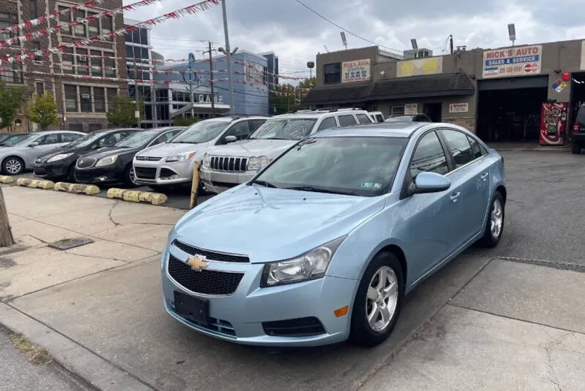 2012 Chevrolet Cruze LT photo 1