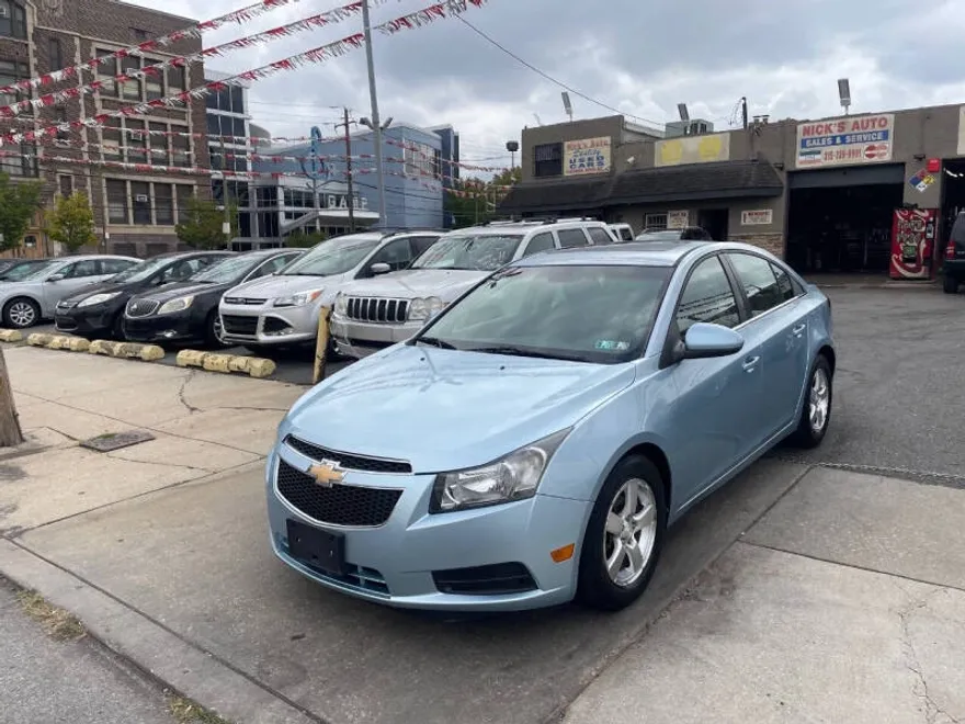 2012 Chevrolet Cruze LT photo 1