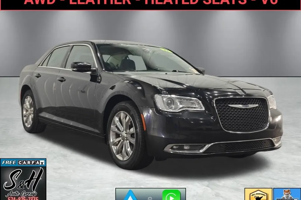 2021 Chrysler 300 Touring photo 1