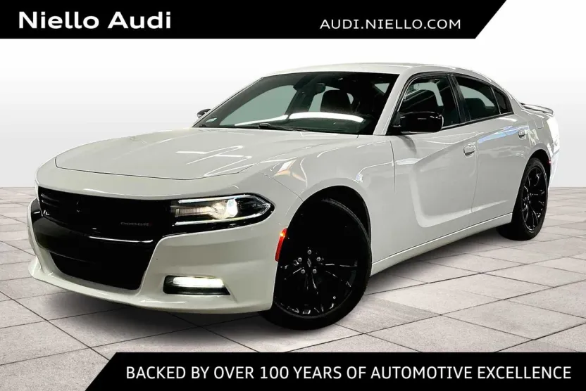 2018 Dodge Charger SXT Plus photo 1