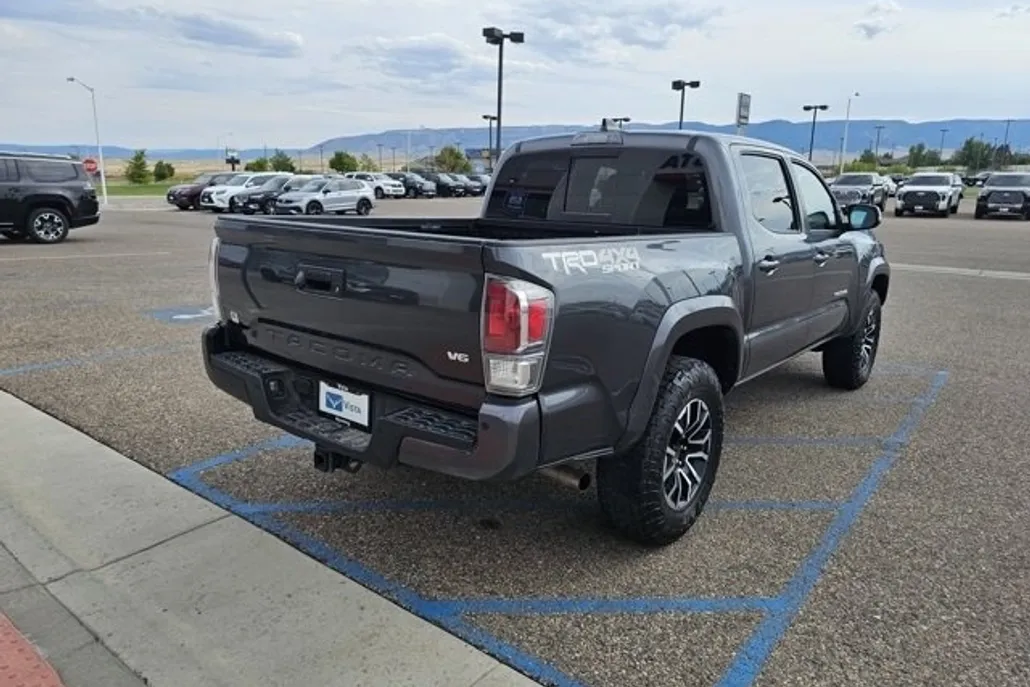 2021 Toyota Tacoma TRD Sport photo 1