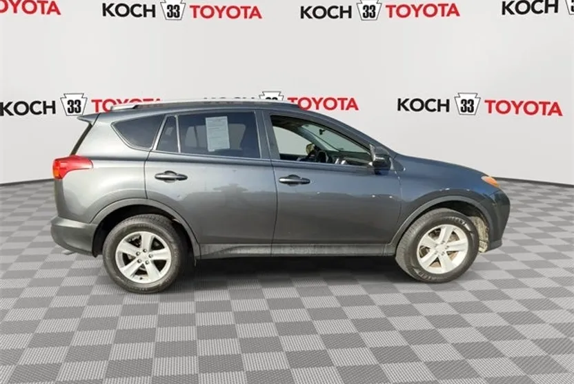 2014 Toyota RAV4 XLE photo 1