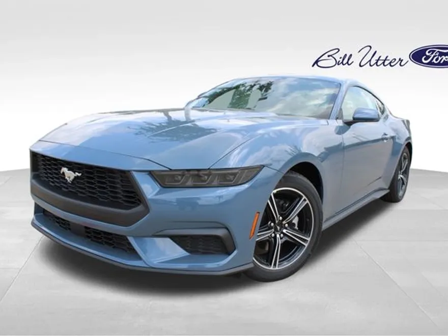 2025 Ford Mustang photo 1