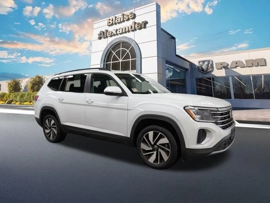 2024 Volkswagen Atlas SE Technology photo 1