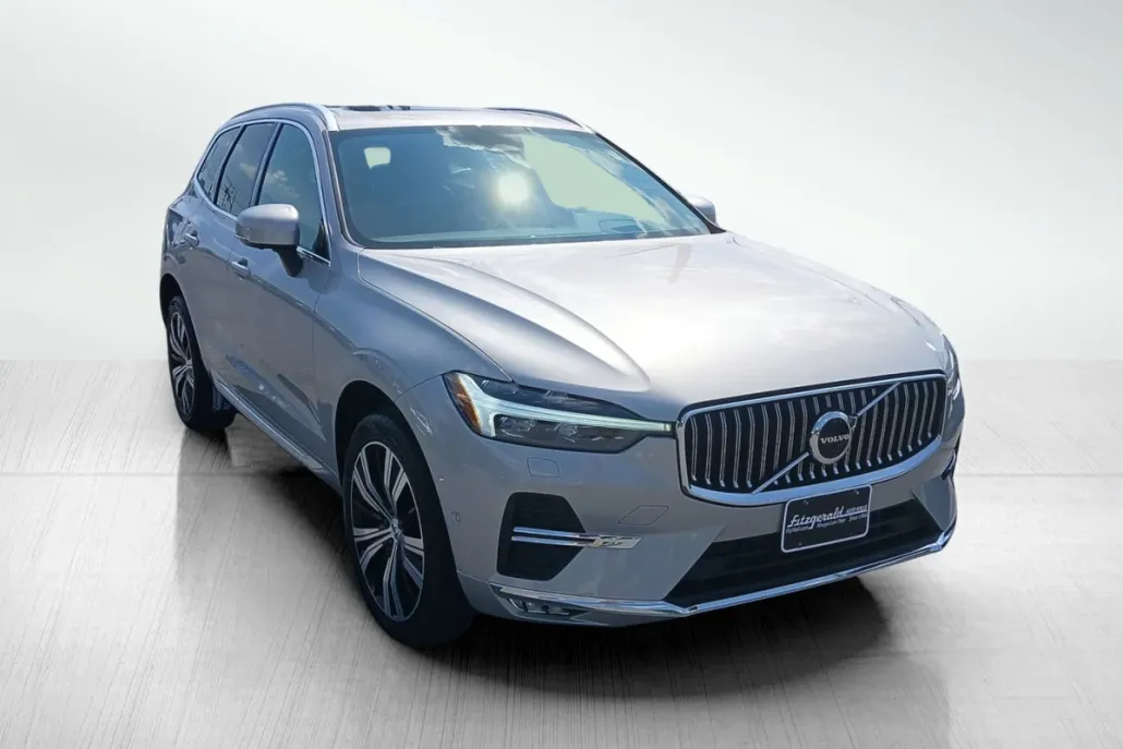 2022 Volvo XC60 B5 Inscription photo 1