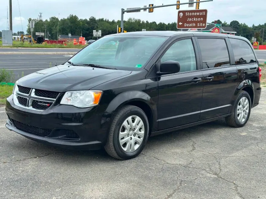 2018 Dodge Grand Caravan SE photo 1