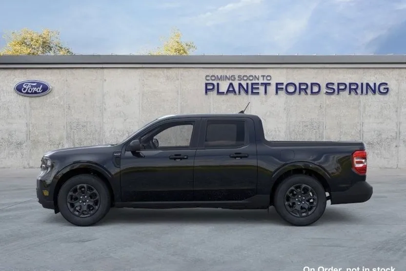 2025 Ford Maverick XLT photo 1