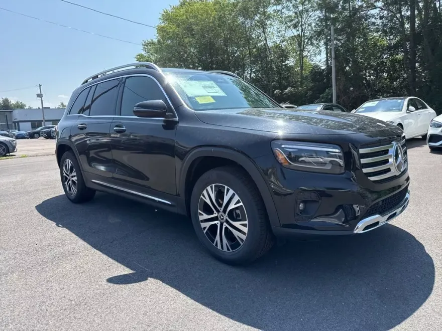 2025 Mercedes Benz GLB 250 4MATIC photo 1