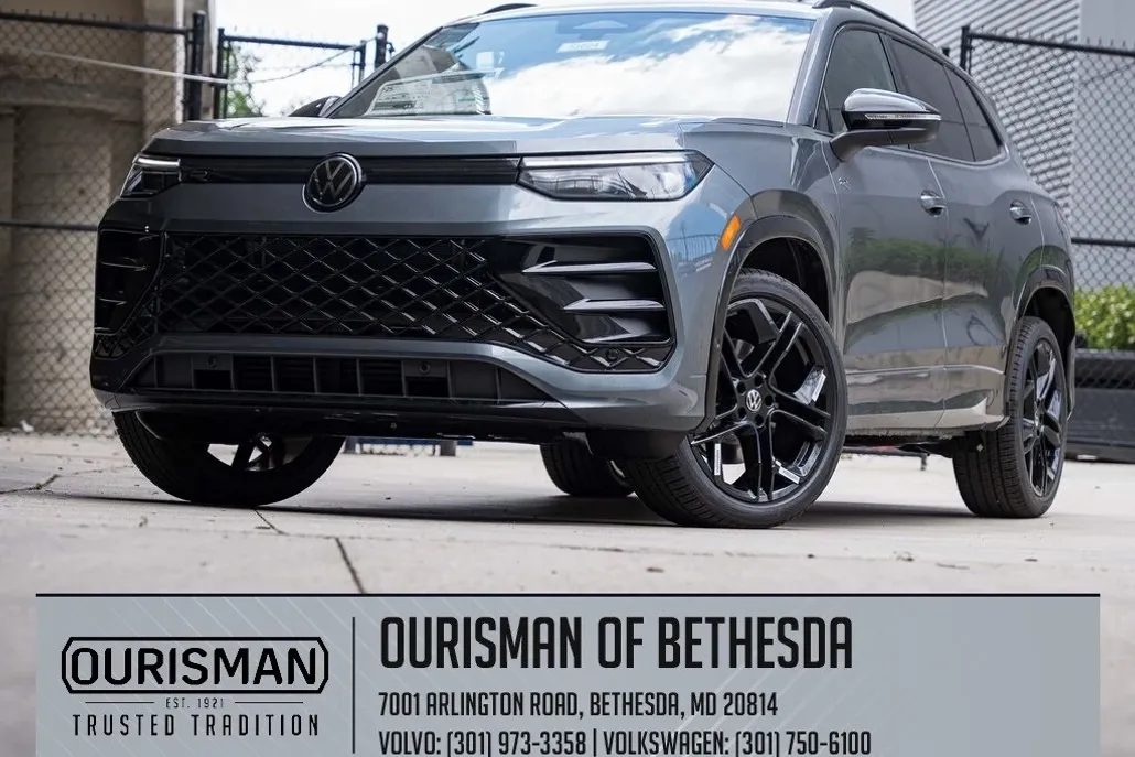 2025 Volkswagen Tiguan SE R-Line Black photo 1