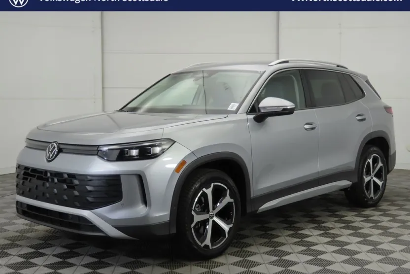 2025 Volkswagen Tiguan SE photo 1