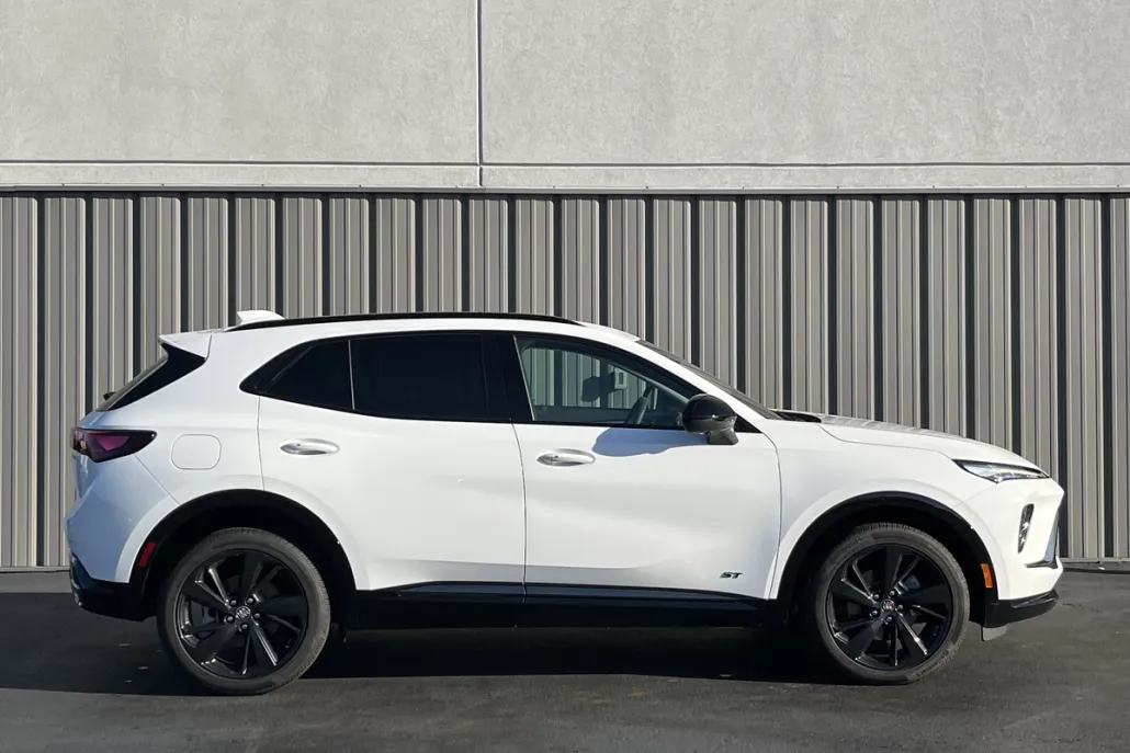 2025 Buick Envision Sport Touring photo 1
