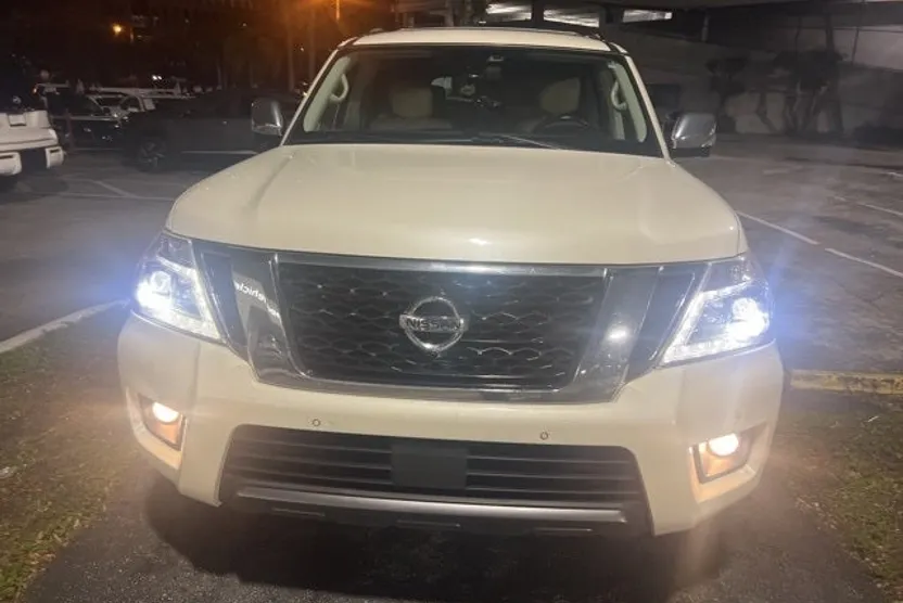 2020 Nissan Armada Platinum photo 1