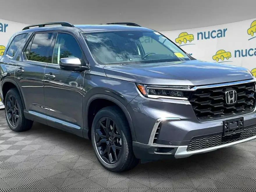 2025 Honda Pilot Touring photo 1