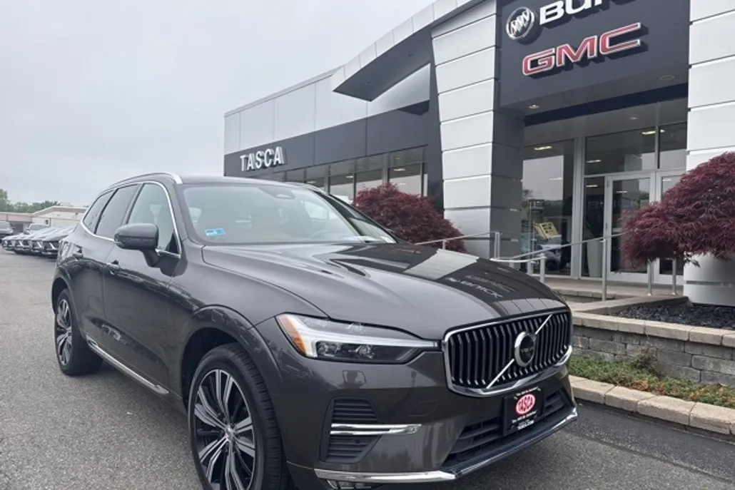 2022 Volvo XC60 B5 Inscription photo 1