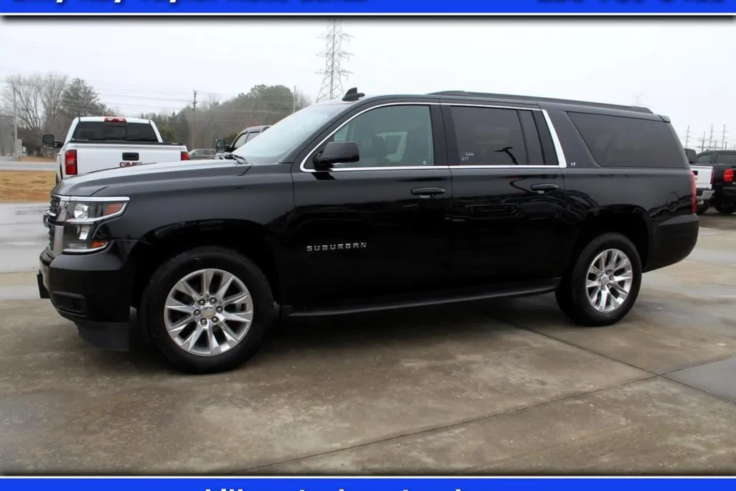 2019 Chevrolet Suburban 1500 LT photo 1