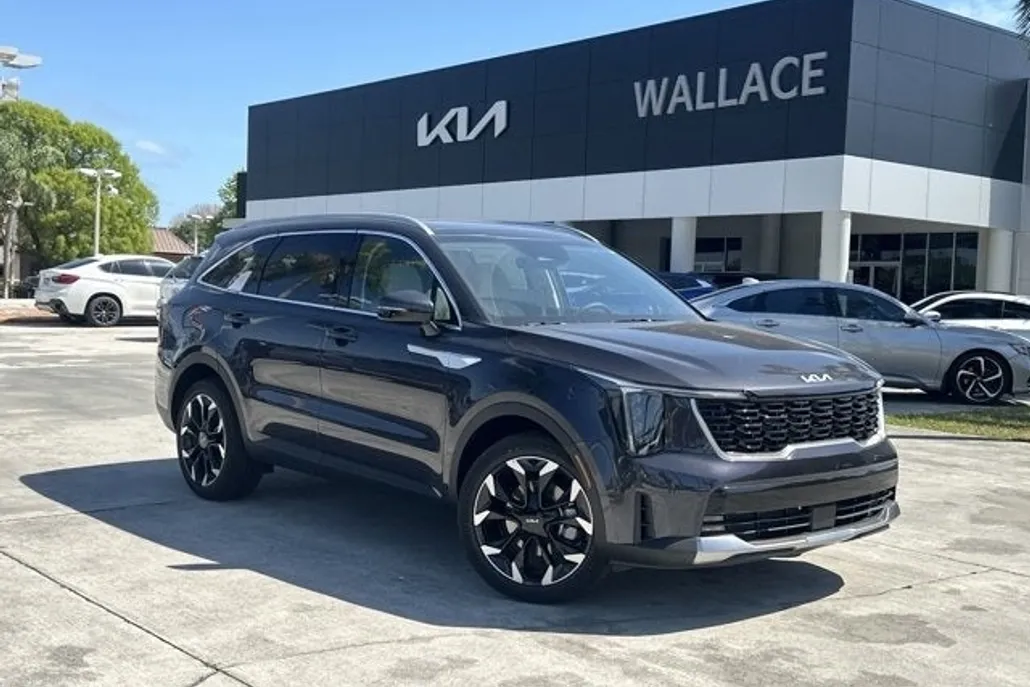 2025 Kia Sorento EX photo 1