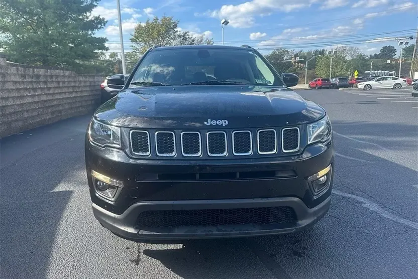 2019 Jeep Compass Latitude photo 1