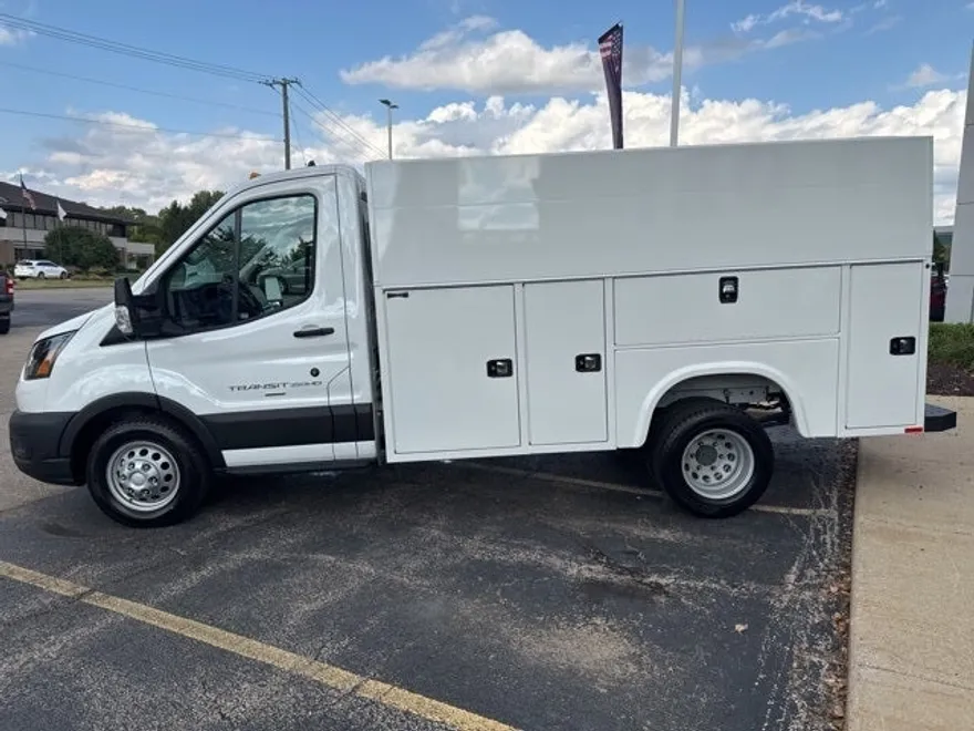 2024 Ford Transit photo 1