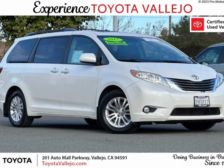 2017 Toyota Sienna Limited XLE Premium photo 1