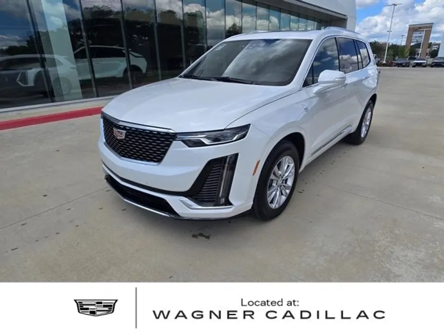 2025 Cadillac XT6 Luxury photo 1