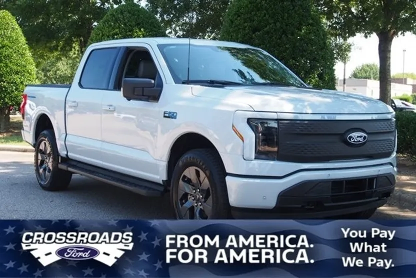 2025 Ford F-150 Lightning photo 1