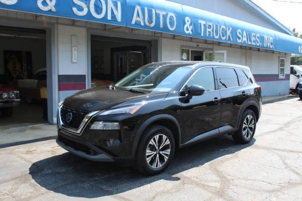 2021 Nissan Rogue SV photo 1