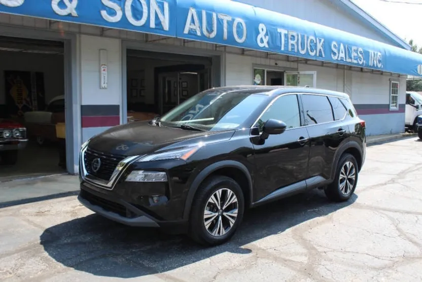 2021 Nissan Rogue SV photo 1