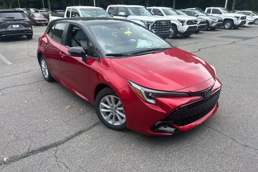 2025 Toyota Corolla SE photo 1