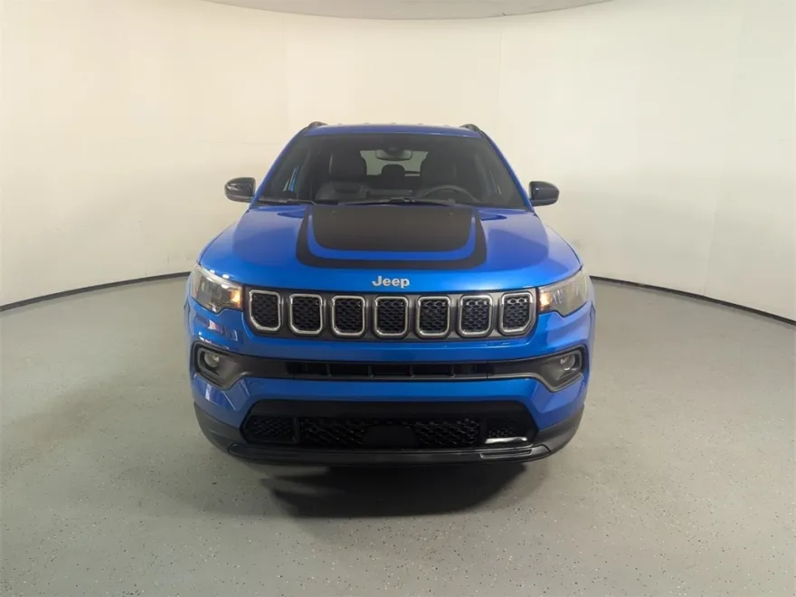 2023 Jeep Compass Latitude photo 1