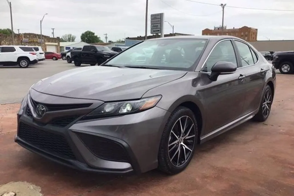 2024 Toyota Camry SE photo 1
