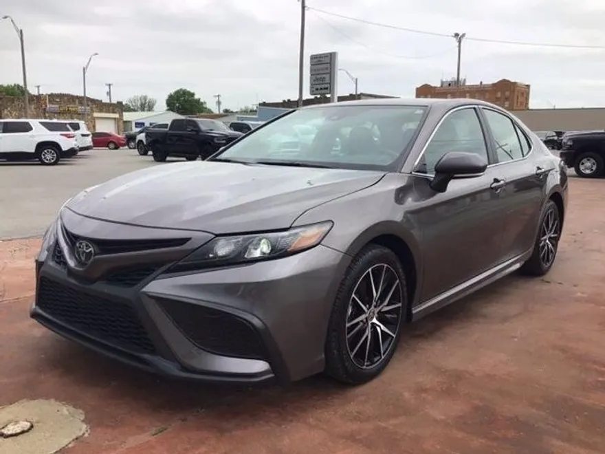 2024 Toyota Camry SE photo 1