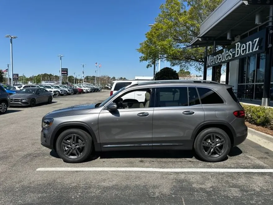 2025 Mercedes Benz GLB 250 photo 1
