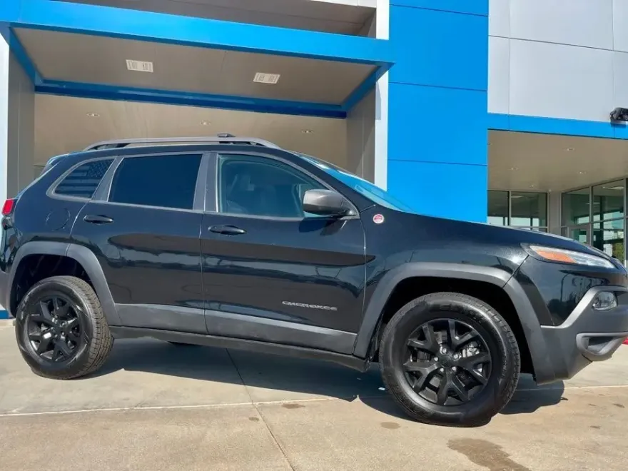 2015 Jeep Cherokee Trailhawk photo 1