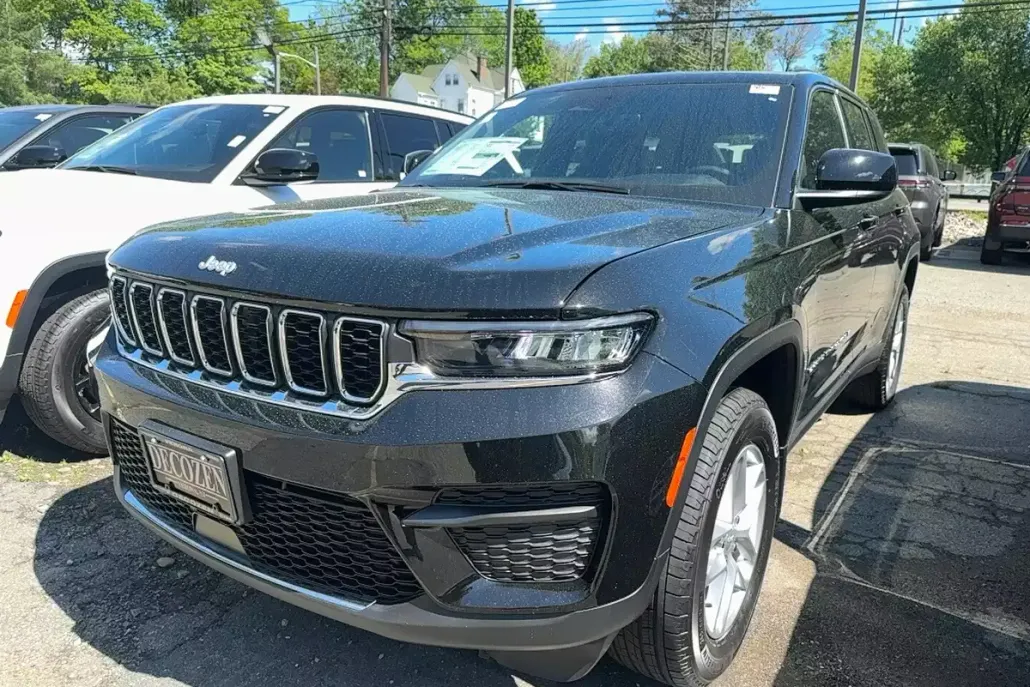 2025 Jeep Grand Cherokee Laredo X photo 1
